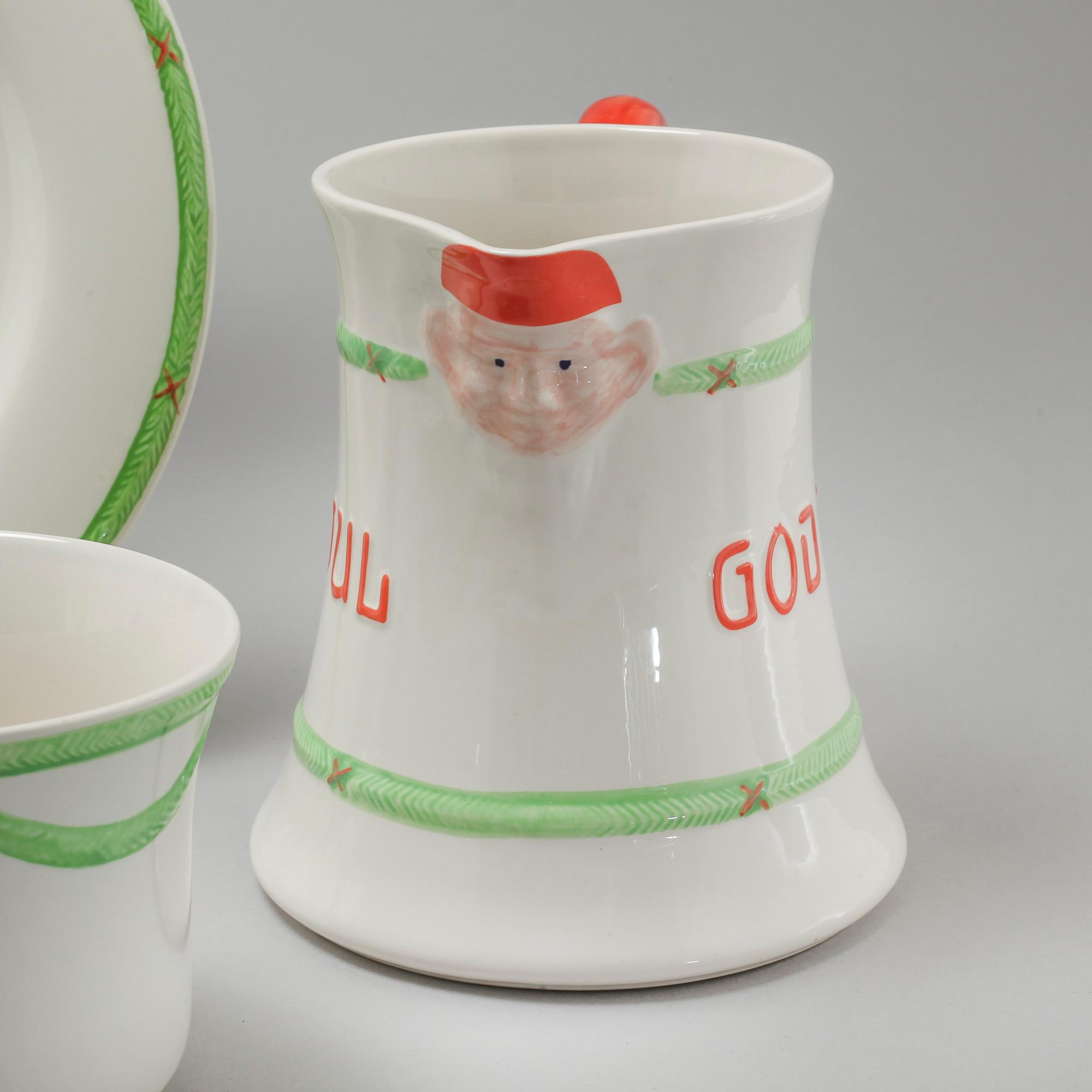 14 pieces of porcealin tableware from Gustavsberg, model "Jul", second half of the 20th century.