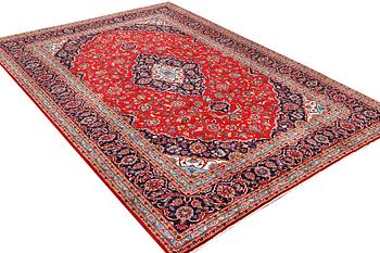 A Keshan carpet, c. 372 x 247 cm.