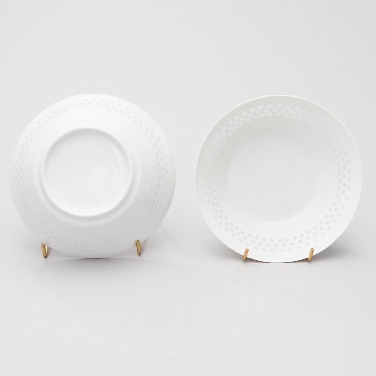 FRIEDL HOLZER-KJELLBERG, ASTIASTO, 34 osaa, "Helmi", riisiposliinia, signeeratut F.H.Kj. Arabia Finland.