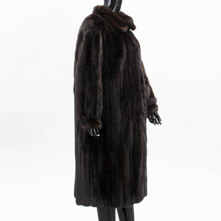 A SAGA MINK FUR COAT.