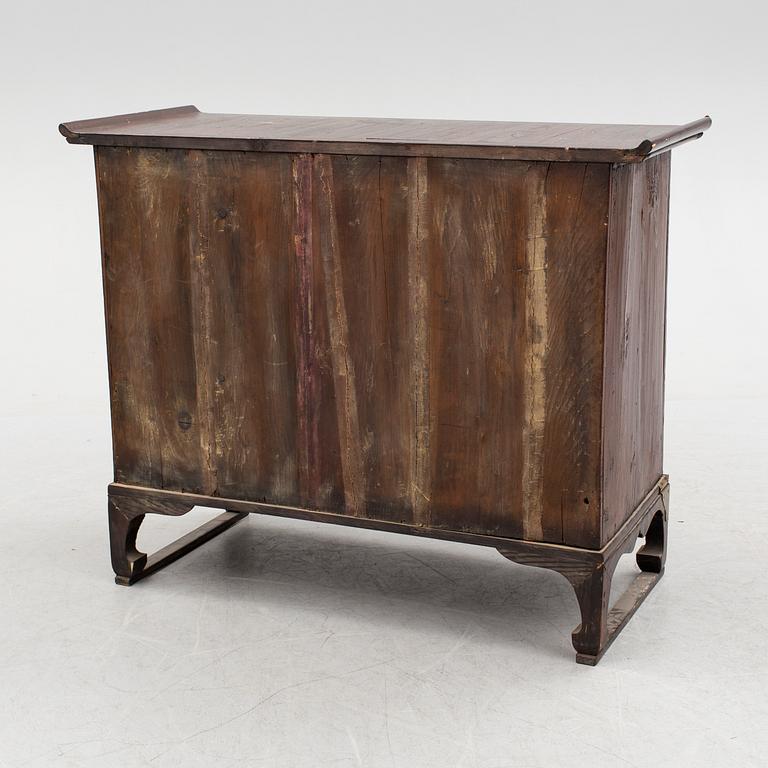 A lacquered wooden 'Mouri jang' headside chest, Korea, Joseon (Yi) dynasty (1392–1910).