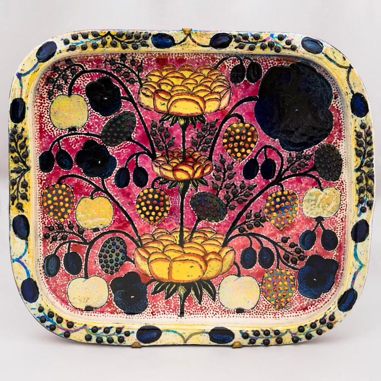 BIRGER KAIPIAINEN, a stoneware decorative dish signed Kaipiainen Arabia.