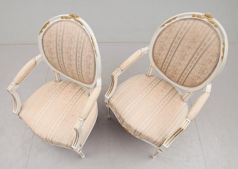 KARMSTOLAR, 1 par, gustaviansk stil, 1900-talets första hälft.