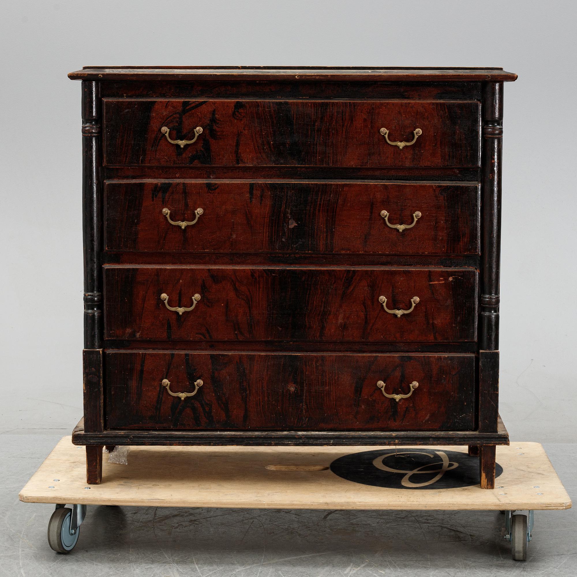 Byrå, nyrenässans, omkring år 1900.