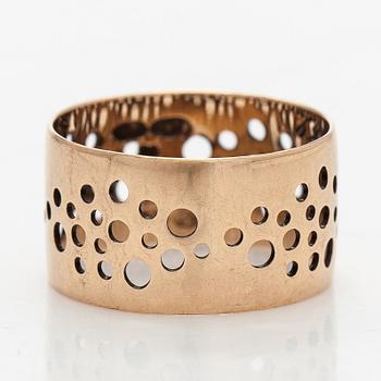 Liisa Vitali, ring, "Myrstigen", 14K guld, Westerback, Helsingfors 1971.
