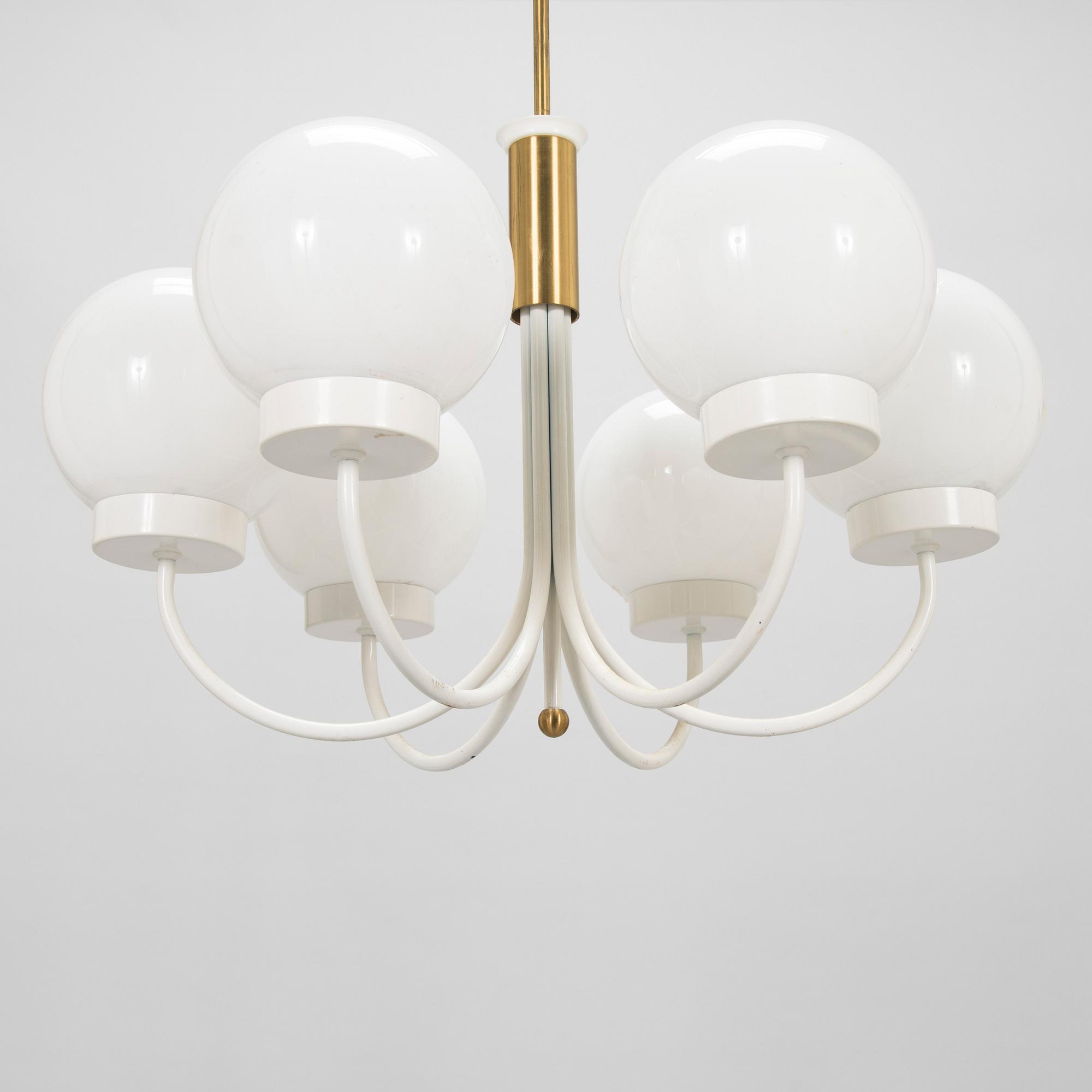A mid 20th century chandelier for Stockmann, Orno. Finland.