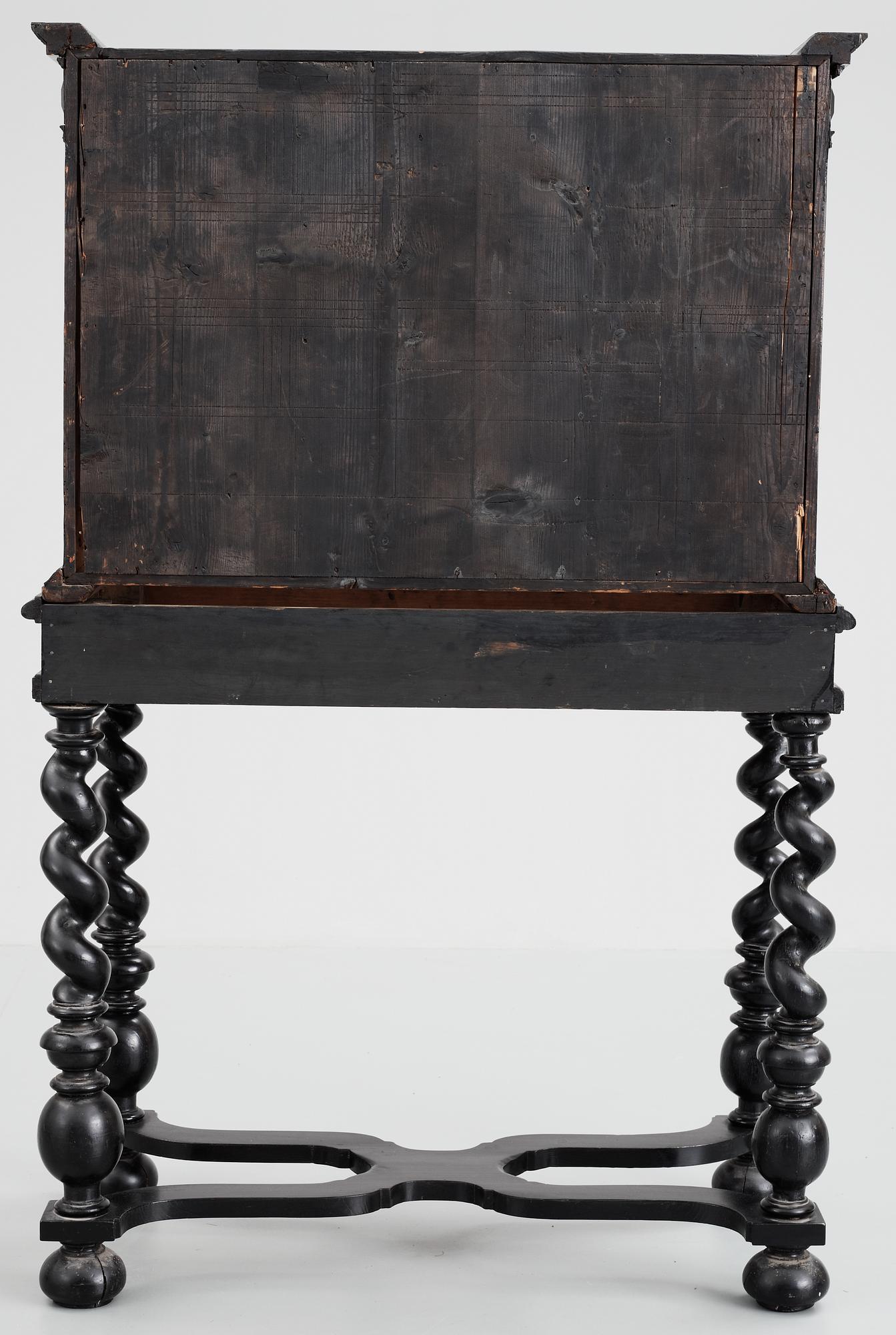 KABINETTSKÅP. Barock, 1600-talets andra hälft. Troligen Flandern.
