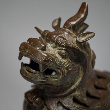 RÖKELSEKAR, brons. Qingdynastin (1664-1912).