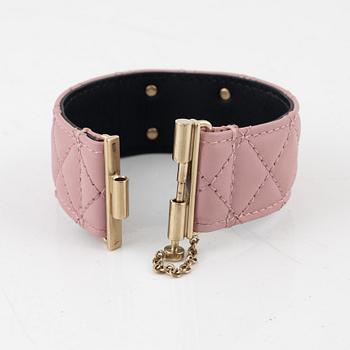 Chanel, a pink, quilted leather bracelet, 2018.
