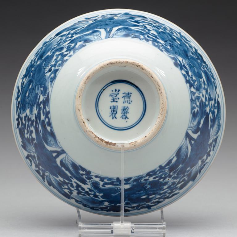 SKÅL, porslin. Qingdynastin, Kangxi (1662-1722).