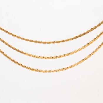 An Italian 18C gold necklace weight 37 grams length 20 cm.