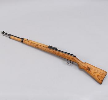 A mid 20th century Mars 115 airgun.
