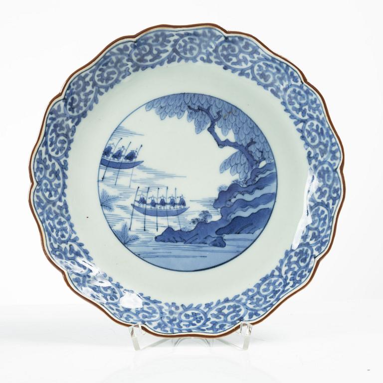 Two Japanese blue and white porcelain dishes, 18th century, Edo (1603-1868).