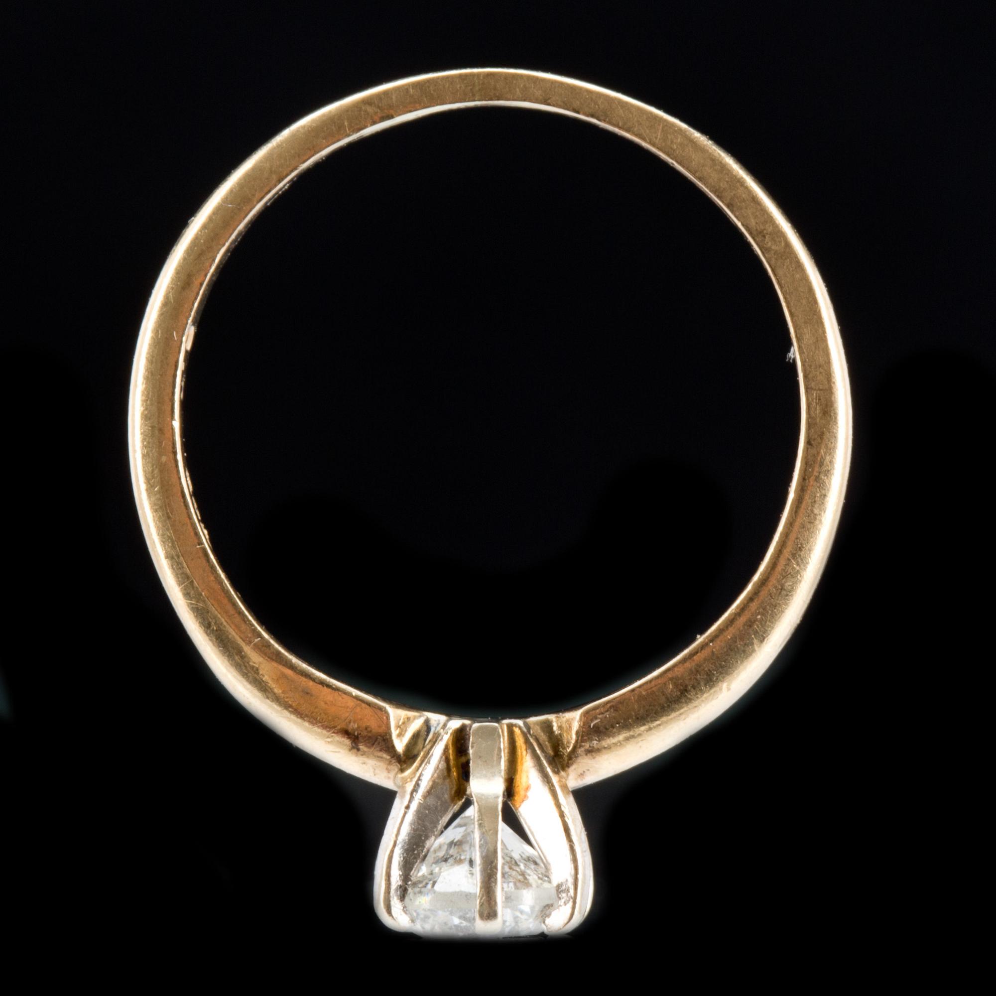 RING, 14 k guld med briljantslipad diamant ca 0,35 ct. Vikt ca 1,5 g.