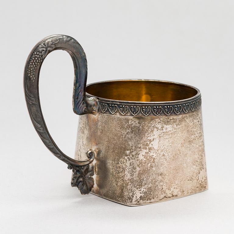 A parcel-gilt silver tea-glass holder, mark possibly of Vasily Andreyev, Moscow 1908-17.