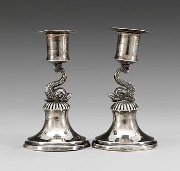 504. LJUSSTAKAR, ett par, silver. Pehr Blommert, Gävle 1826.