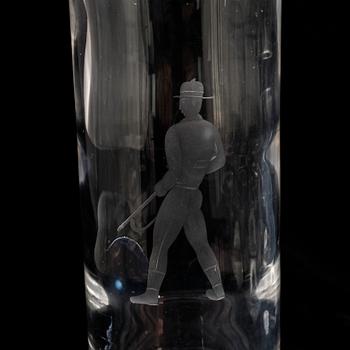 GROGGSERVIS, 7 delar, Kosta, signerad och daterad 1943.