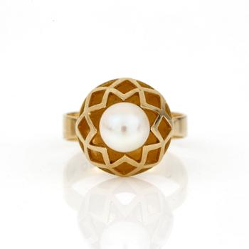 RING, med en odlad pärla, G Kaplan, Stockholm, 1968.