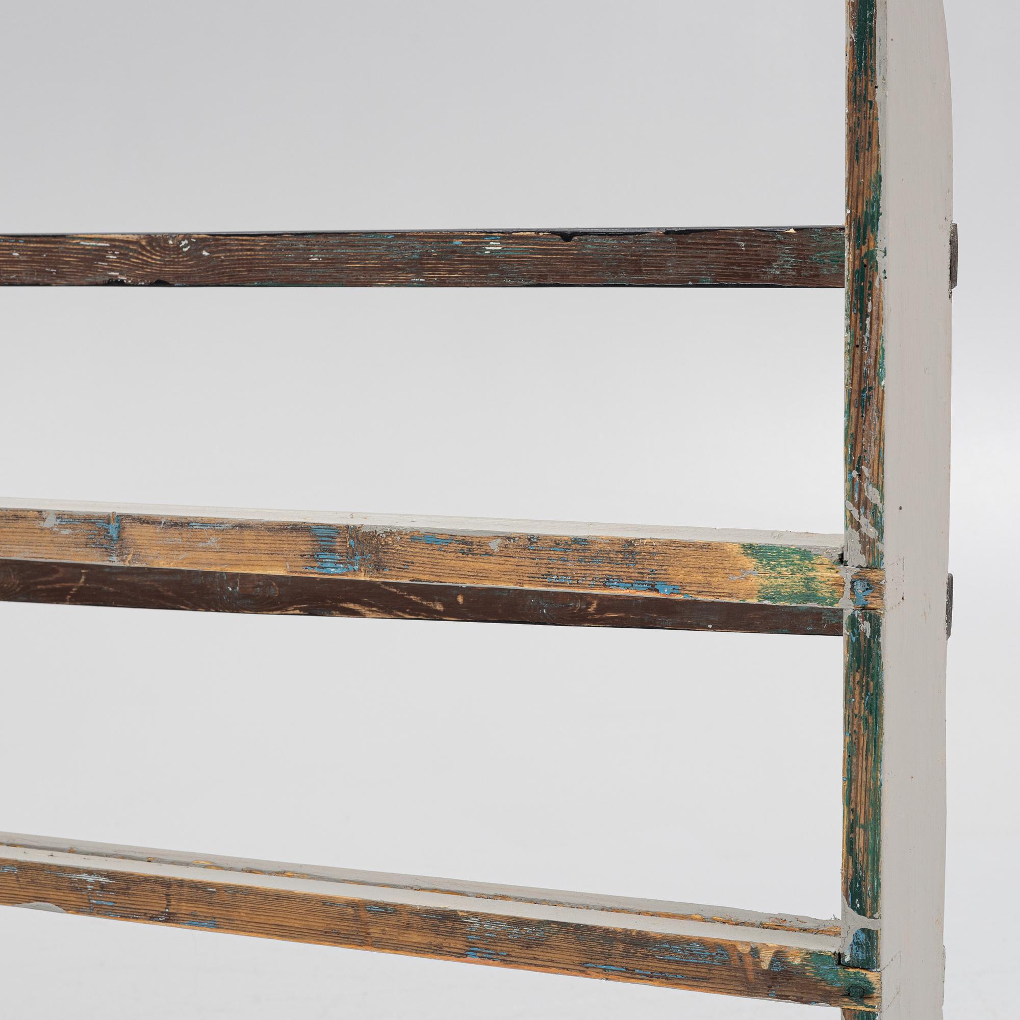 Tallrikshylla, sent 1800-tal. - Bukowskis