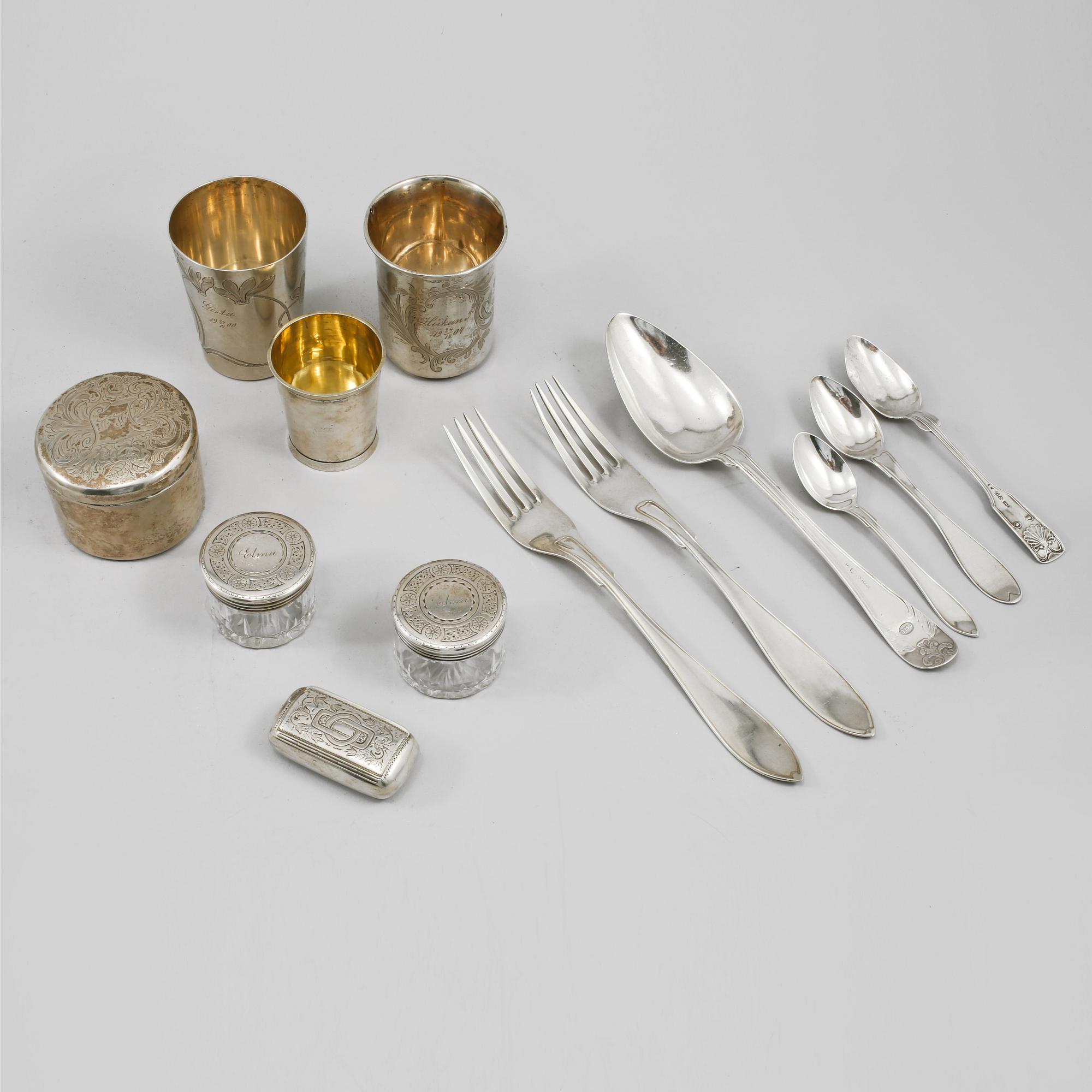 PART SILVER, 13 delar, 1800-talets början till 1900-talets början, total vikt exklusive glas 482 gram.