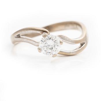 Ring 18K vitguld med briljantslipad diamant ca 0.65 ct.