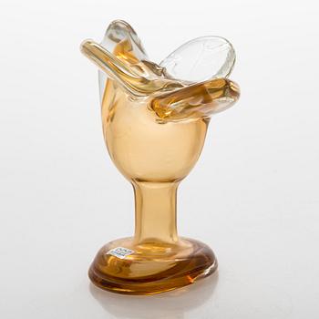 Oiva Toikka, A 1970s glass bird, signed Oiva Toikka Nuutajärvi Notsjö.