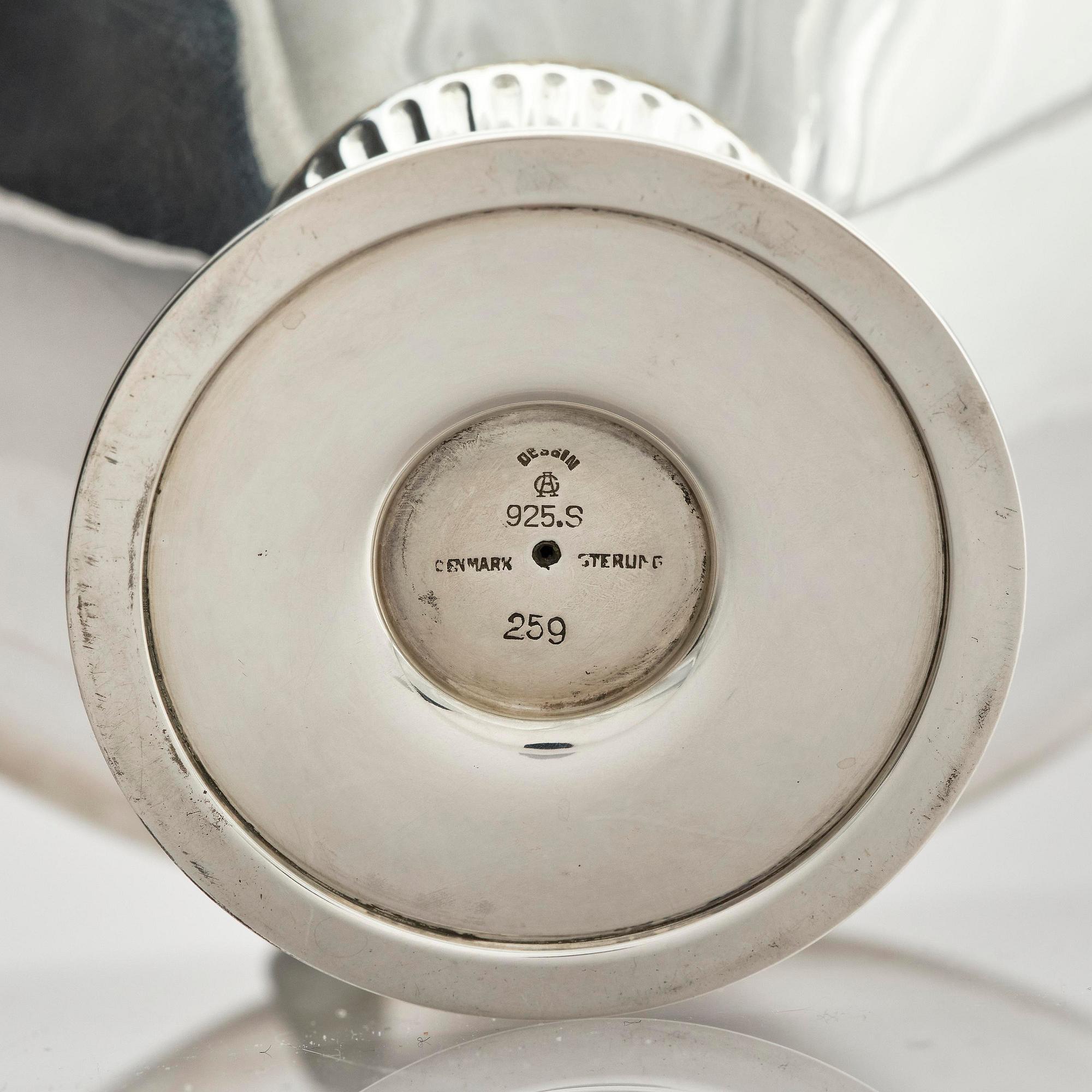 Georg Jensen, skål på fot, sterling silver, modell 259, design Gundorph Albertus, Köpenhamn efter 1945.