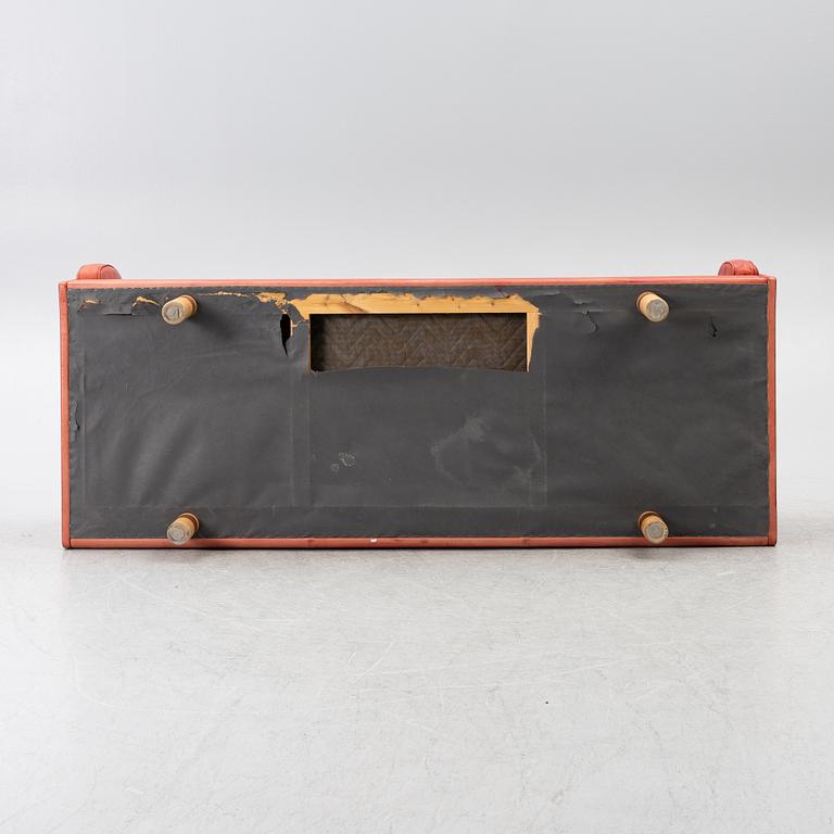 Jørgen Gammelgaard, sofa, "EJ20", Erik Jørgensen Møbelfabrik, Denmark.