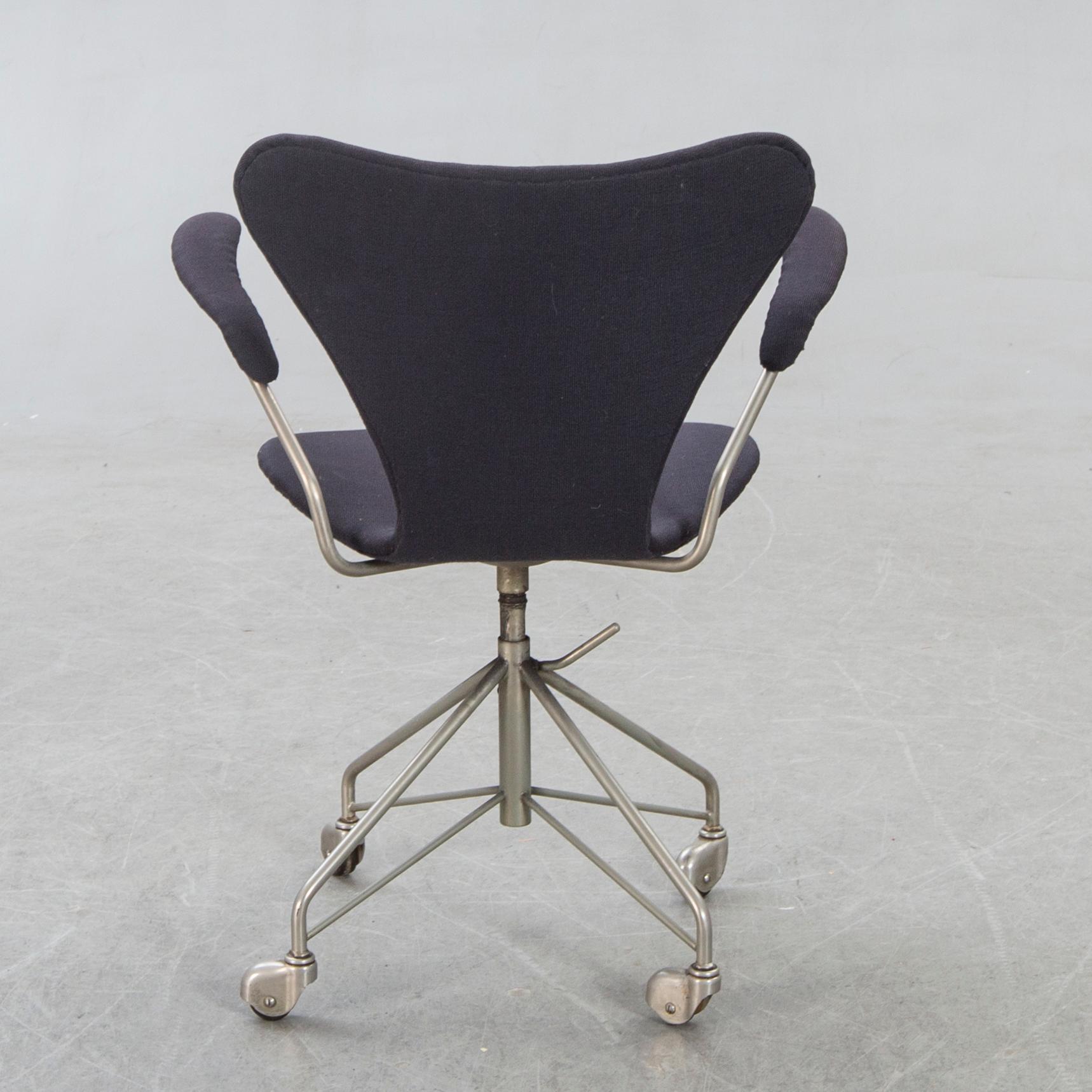 Arne Jacobsen, skrivbordsstol "Sjuan" Fritz Hansen 1958.