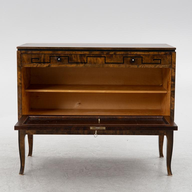 A 1920's serving cabinet/sideboard.