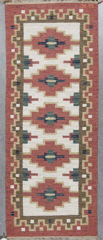 MATTA, rölakan. Signerad G K. Ca 249x99 cm.
