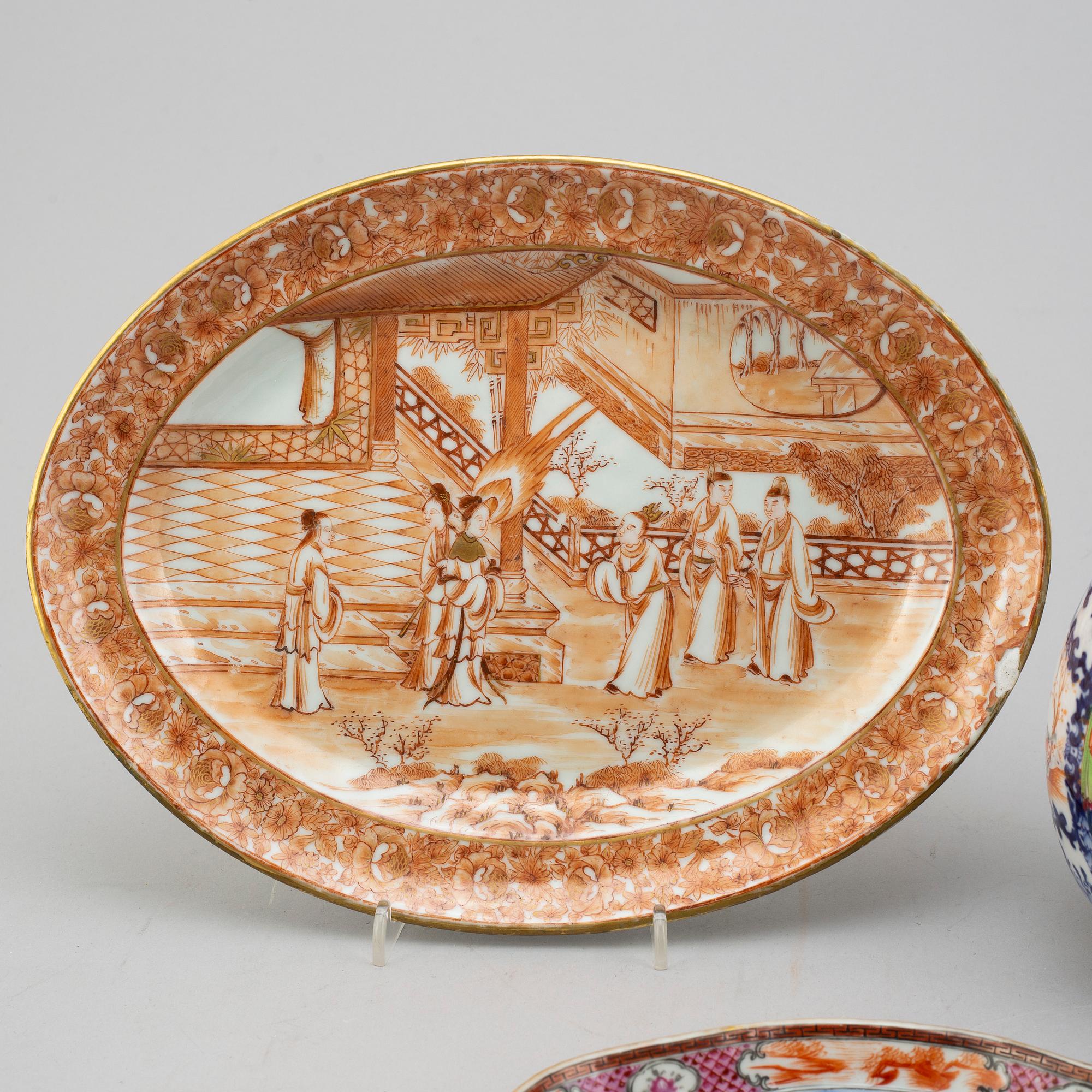 SERVERINGSFAT, FAT, KANNA, samt VAS, kompaniporslin. Qingdynastin, 1700/tidigt 1800-tal.
