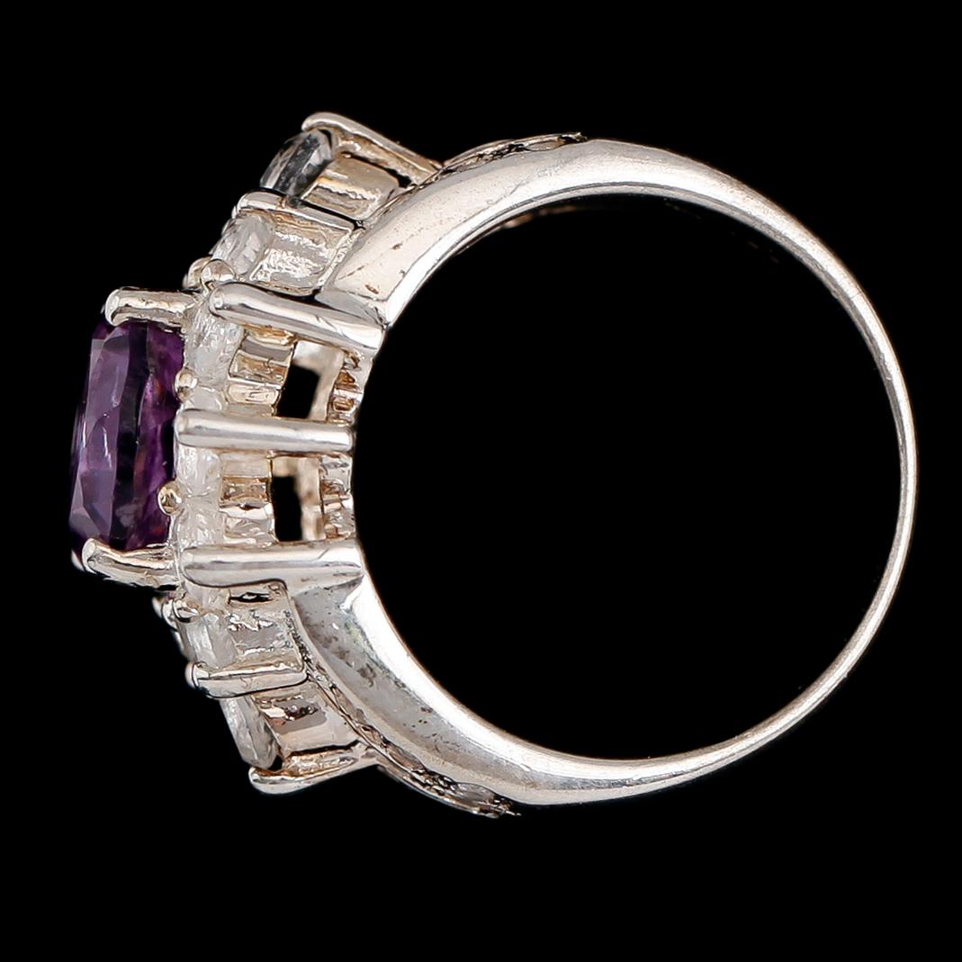 RING, sterlingsilver, ametist ca 3.00 ct, vita topaser tot ca 1.60 ct.