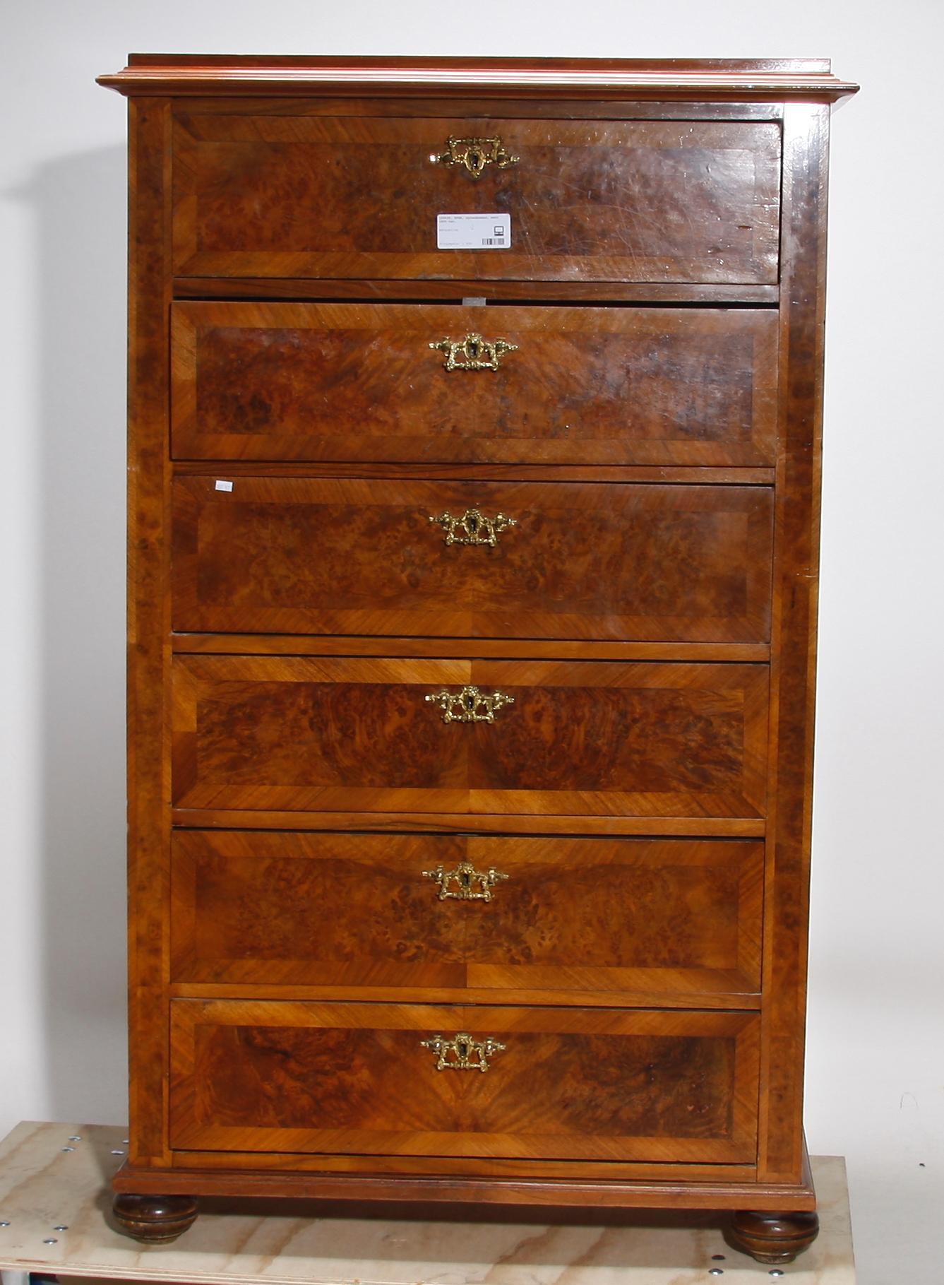 BYRÅ, nyrenässans, sent 1800-tal.