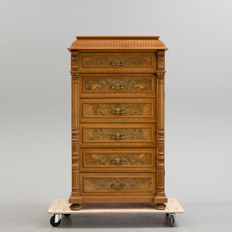 A late 19th century chest of drawers.