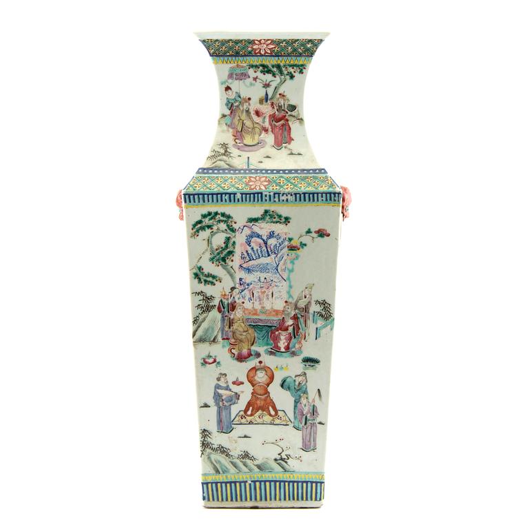 A famille rose vase, late Qing dynasty.