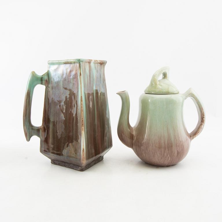 Jugs and vase, 4 dlr, early 20th century.