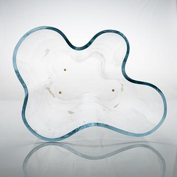 Alvar Aalto, a '0551' vase signed Alvar Aalto Iittala 2006.