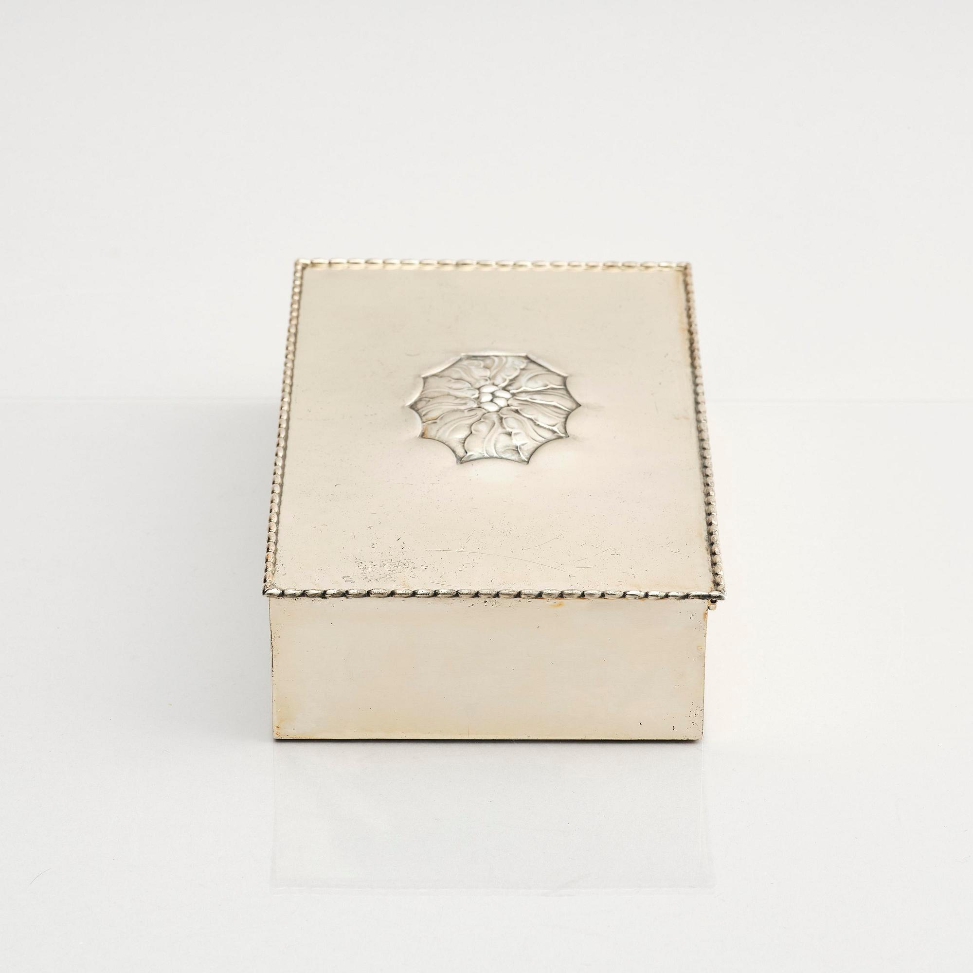 Georg Jensen, cigarrskrin, silver, inredning i trä, Köpenhamn 1918.