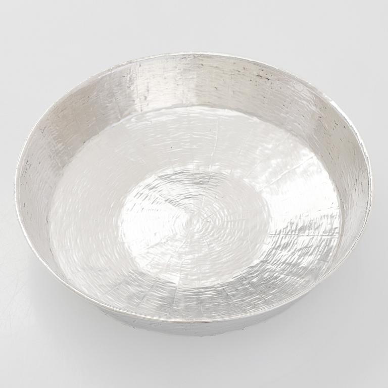 Tapio Wirkkala, A sterling silver bowl, model TW 289, Kultakeskus Hämeenlinna 1973.
