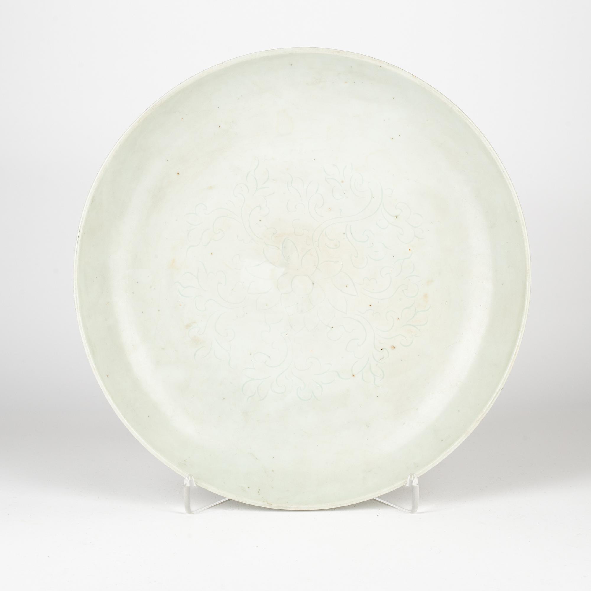 Fat, vitglaserat, Sydostasien, 1700-tal.