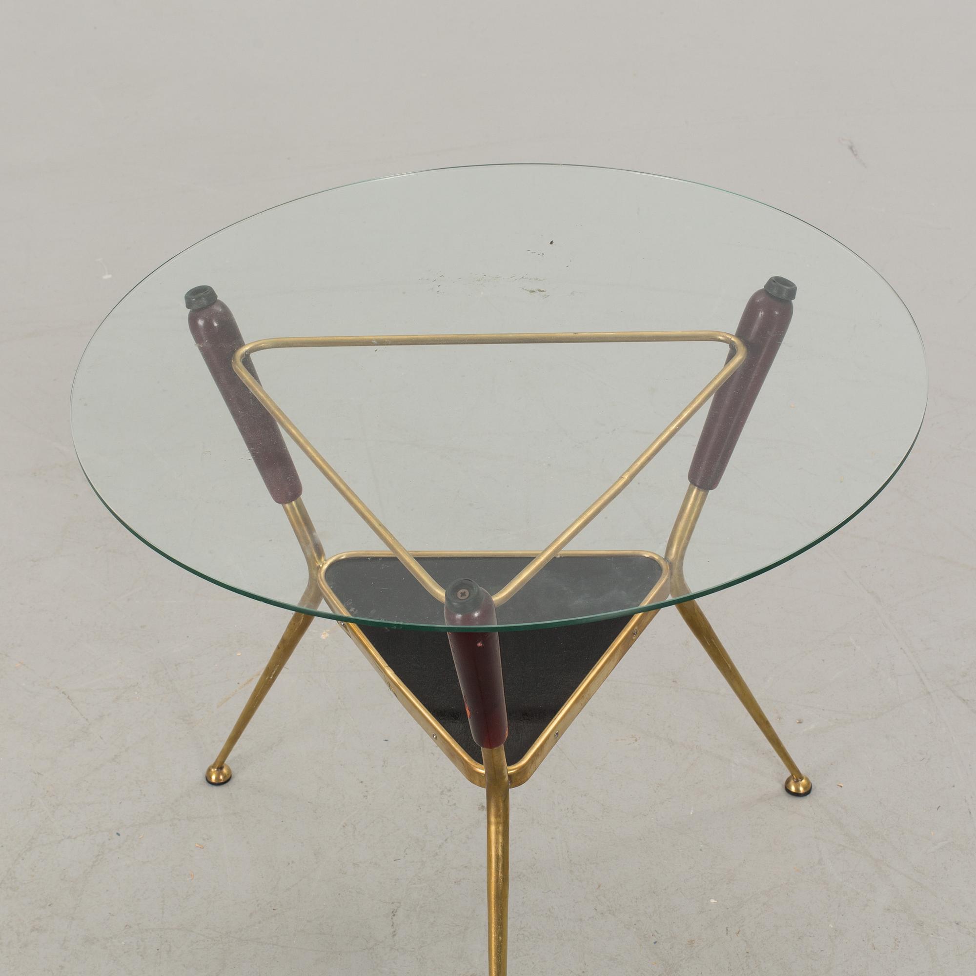 AN ITALIAN COFFEE TABLE FROM THE MIDDLE OF 20TH CENTURY.
