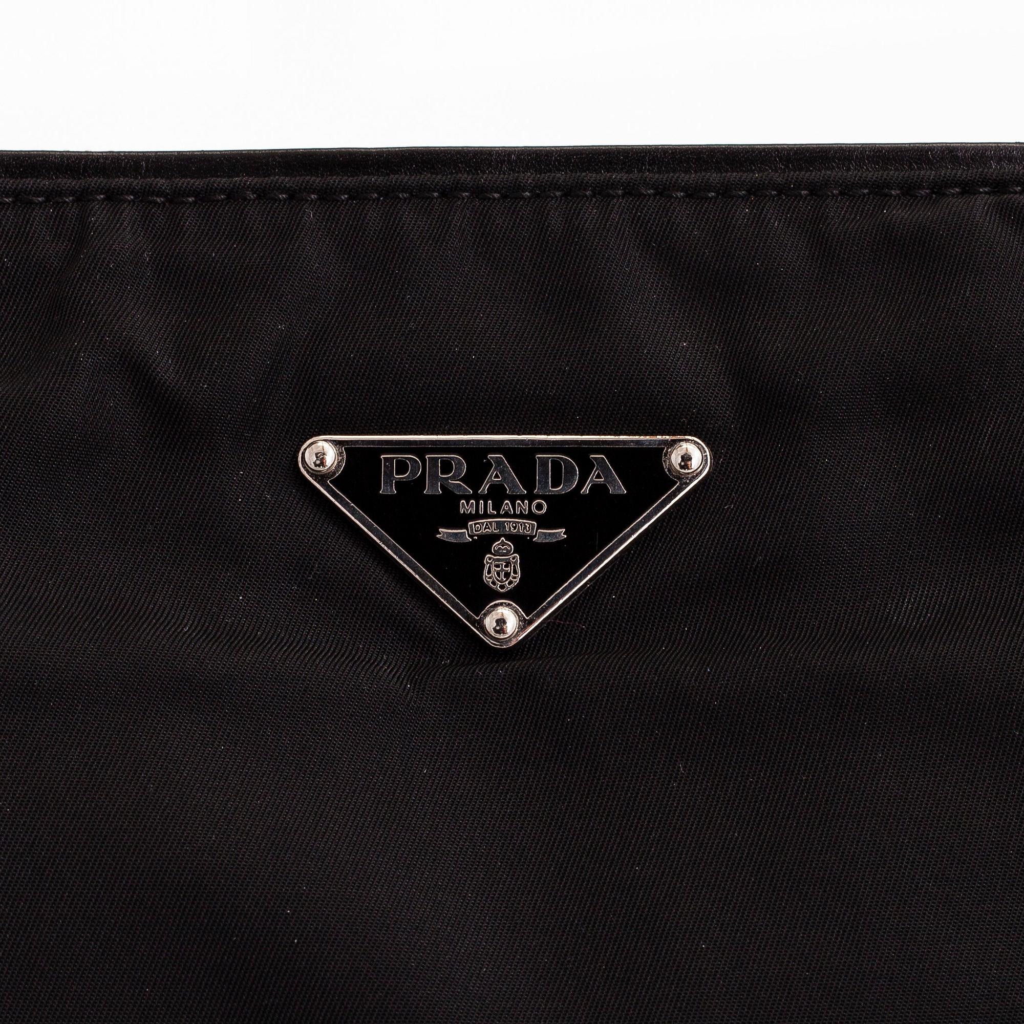 Prada, laukku.