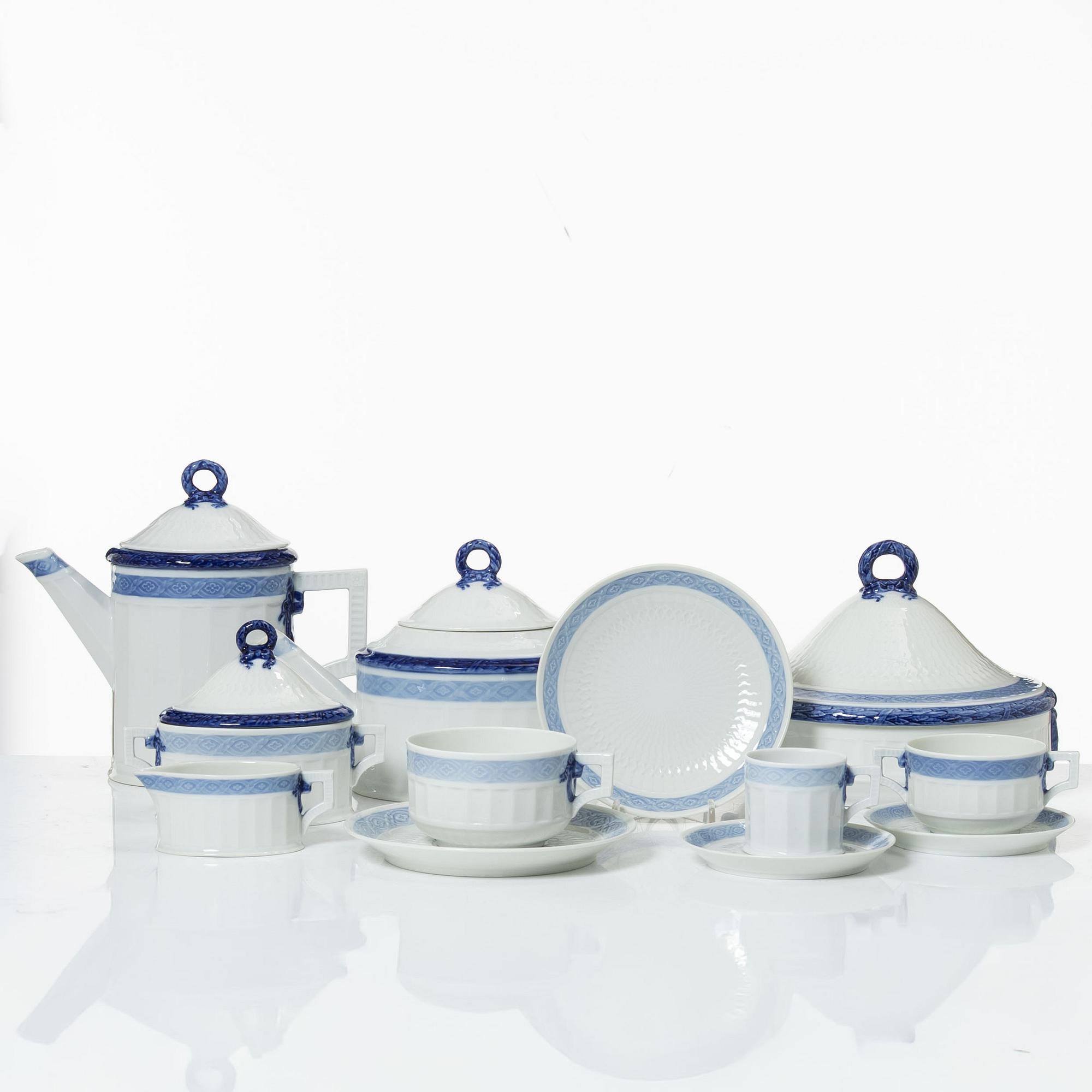Arnold Krogh, service, 38 pieces, porcelain, "Blue Fan", Royal Copenhagen, Denmark.