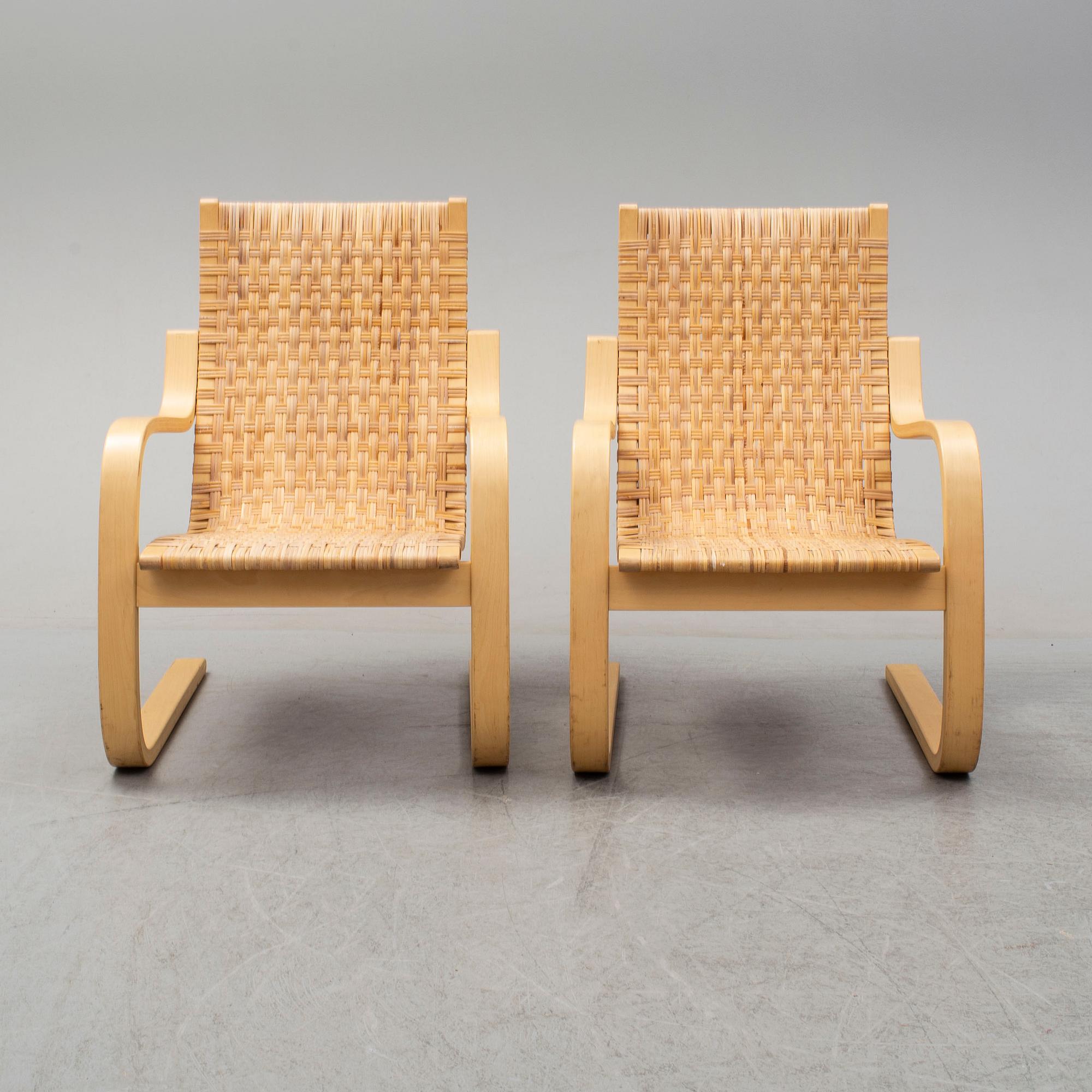 ALVAR AALTO, fåtöljer, ett par, modell 406.