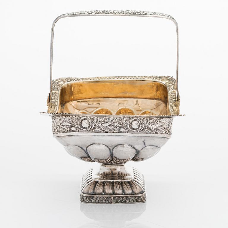 A parcel-gilt silver sweetmeat basket, maker's mark of Elias Modig (1795-1834), Saint Petersburg, Russia 1829.