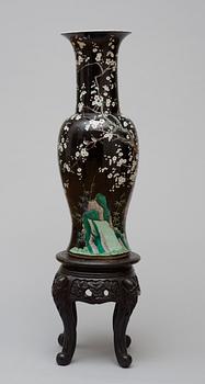 A large famille noire vase, Qing dynasty, 19th Century.