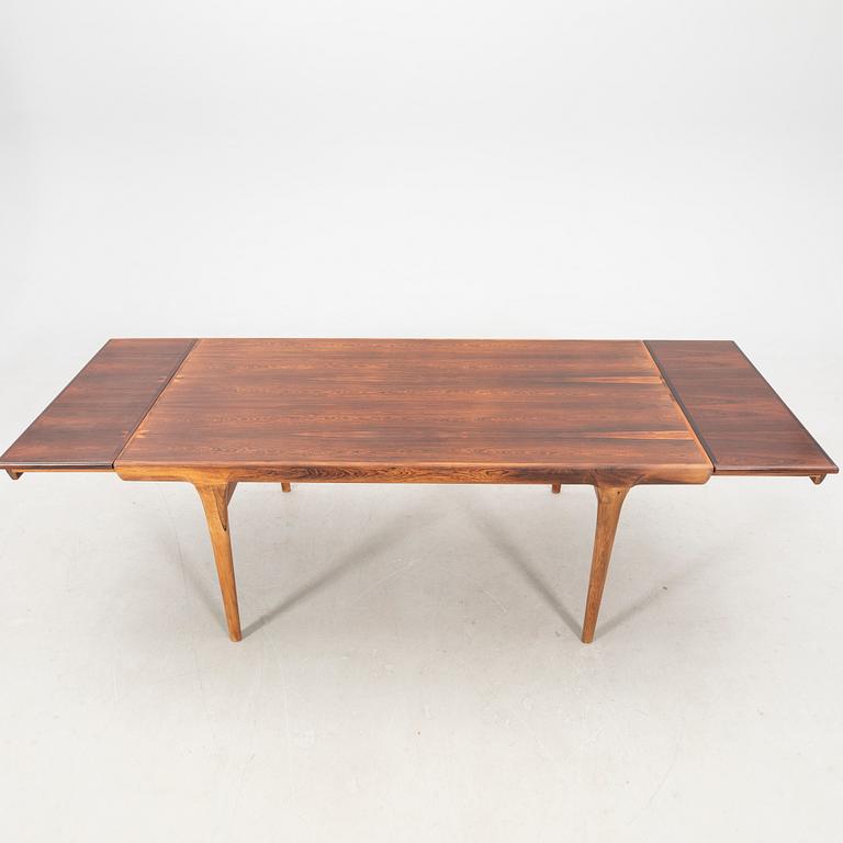 Ib Kofod-Larsen, attributed dining table mid-20th century.