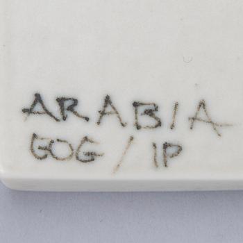 VÄGGPLAKETTER, 3 st, keramik, Gunvor Olin-Grönqvist, sign. GOG, en sign. GOG/IP, Arabia, 1900-talets senare hälft.