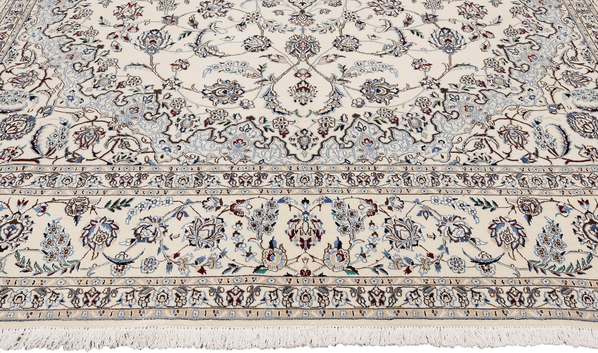 Matta, Nain, s.k. 9 LAA part silk, ca 437 x 307 cm.
